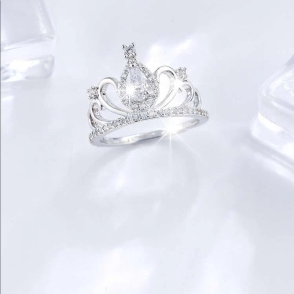 Zircon Crown 👑 Gold plated Ring - Picture 2 of 4